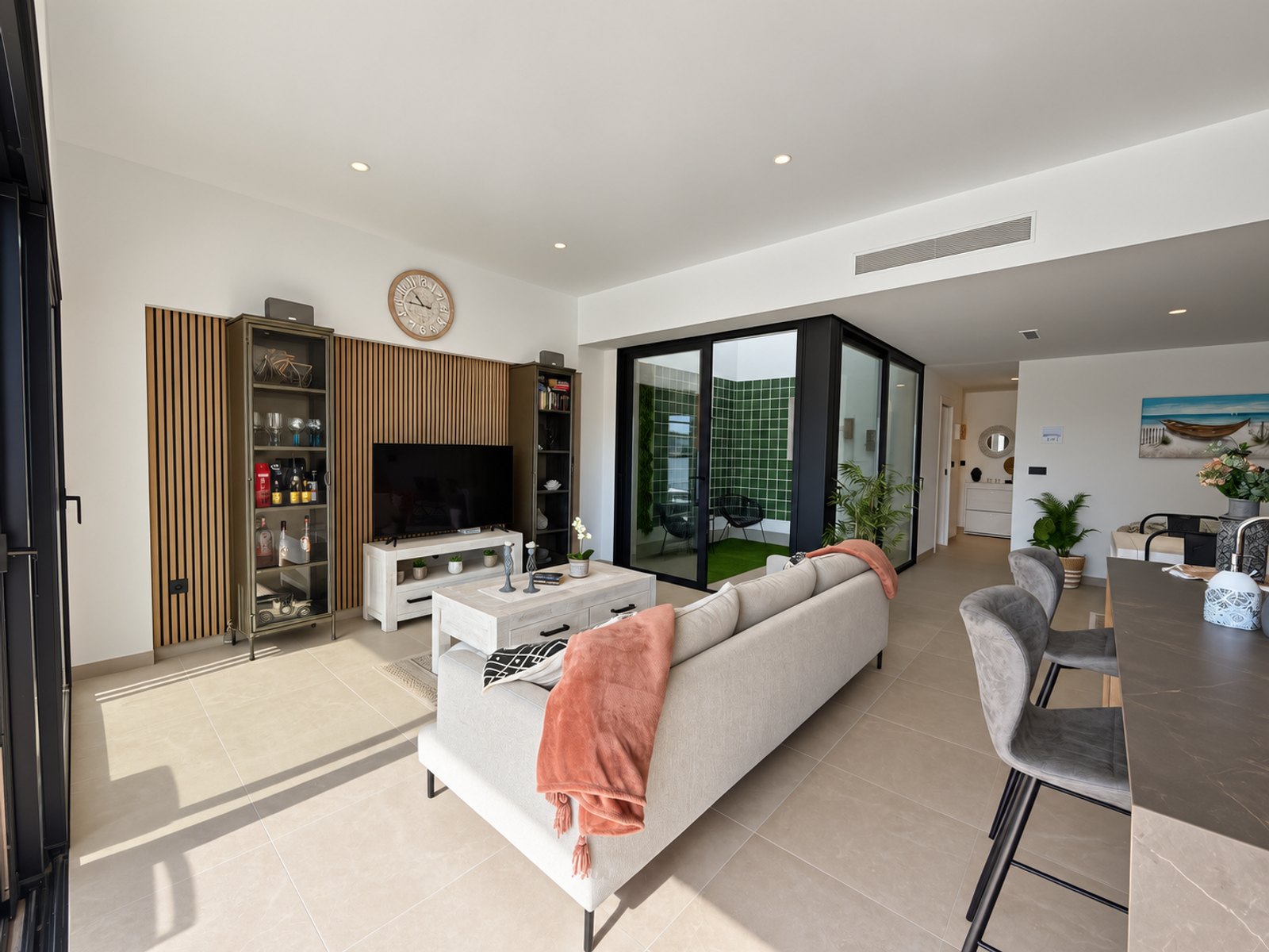 Modern gelijkvloers appartement met privézwembad — foto 4