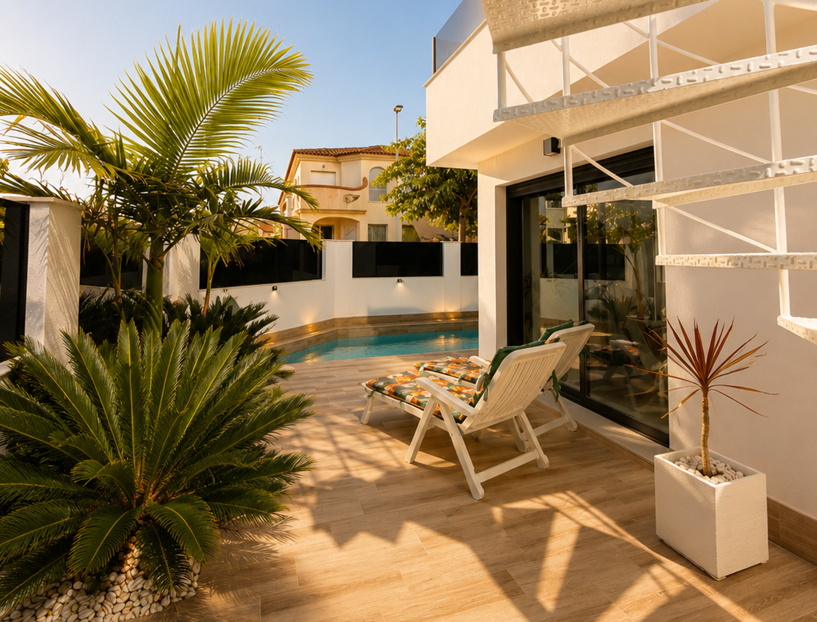 Moderne villa met privézwembad en sfeervol dakterras — foto 3
