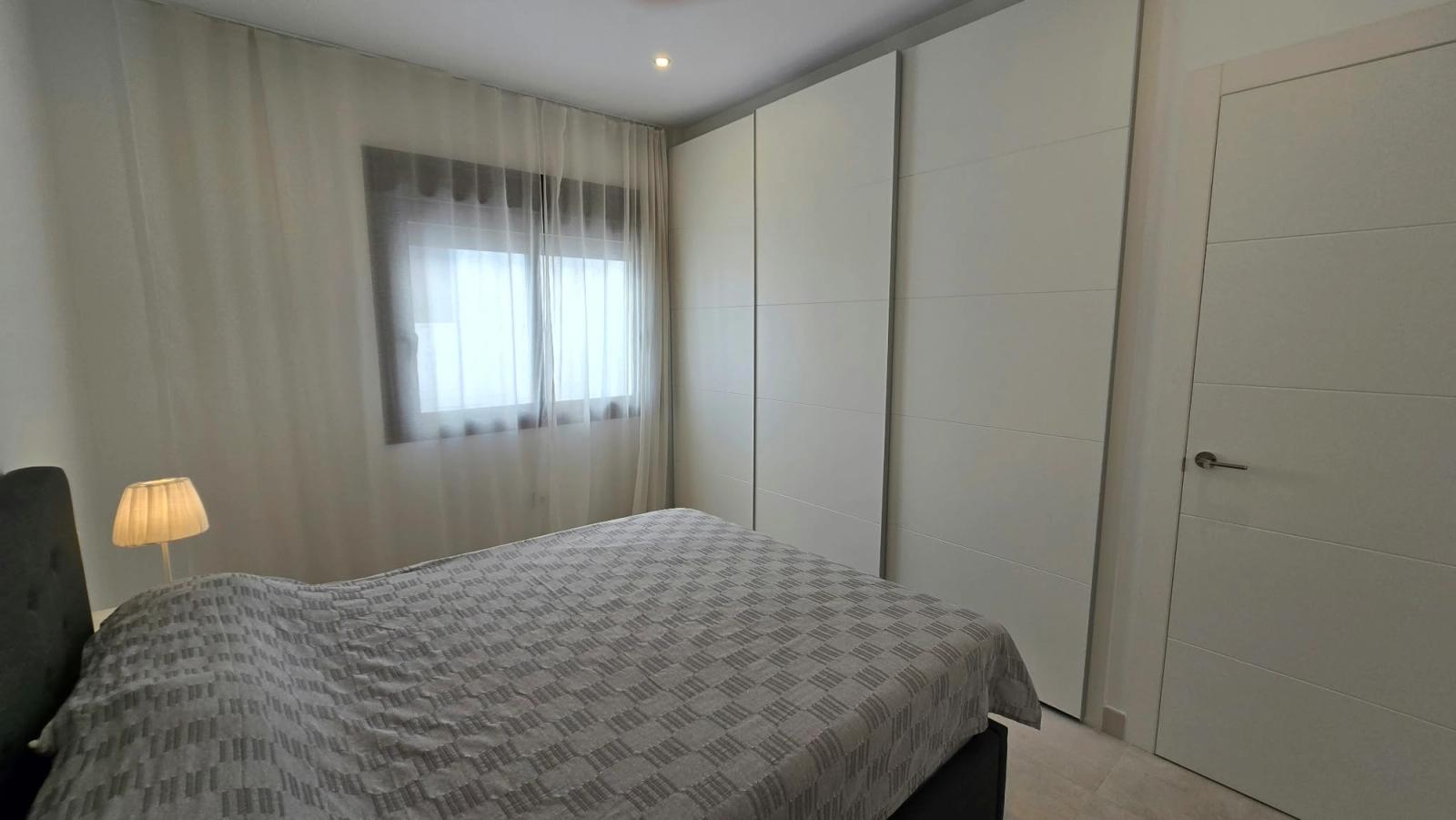 Licht appartement met royaal solarium in Pilar de la Horadada — foto 9