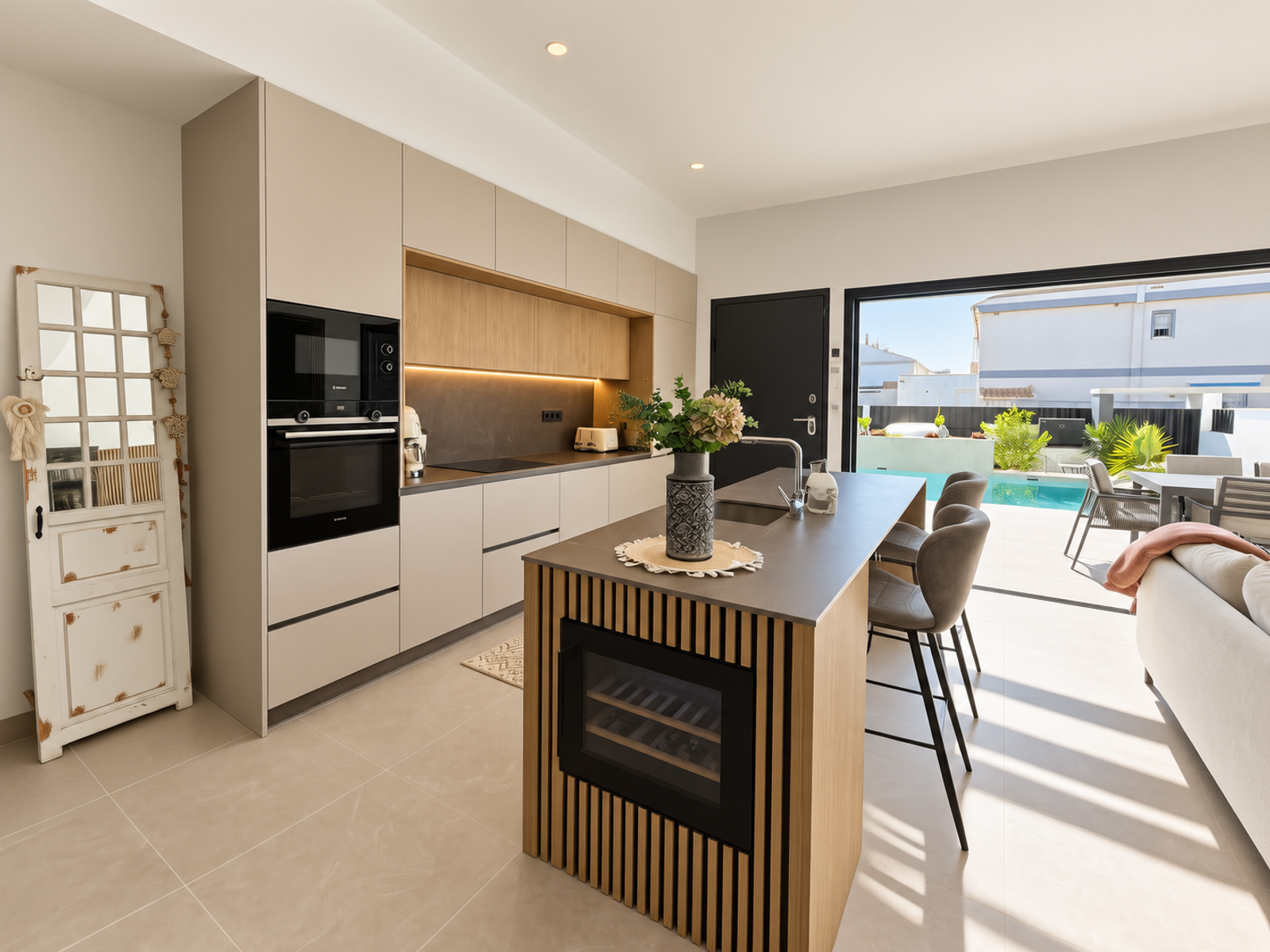 Modern gelijkvloers appartement met privézwembad — foto 3