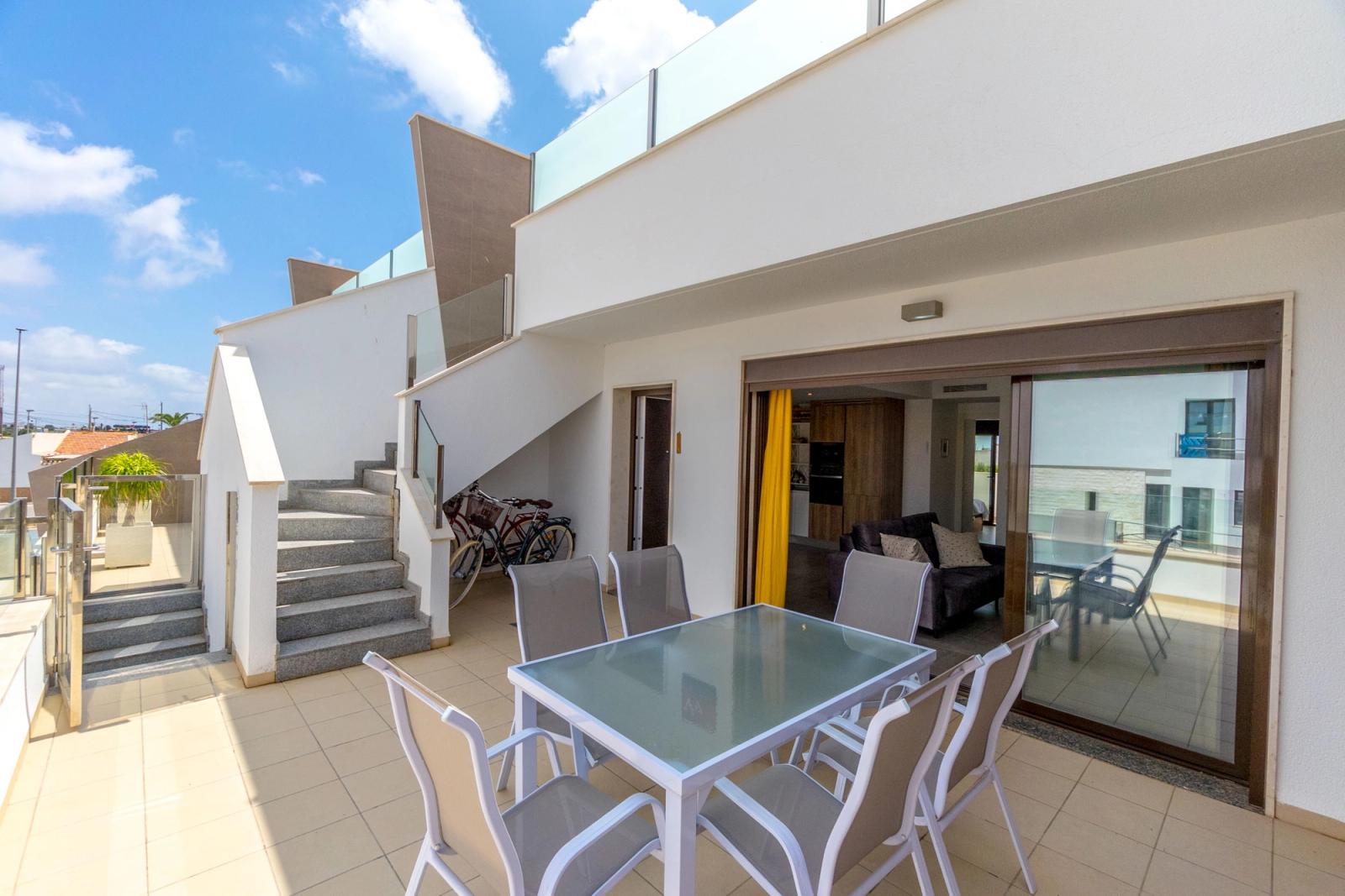 Stijlvol penthouse met riant privésolarium