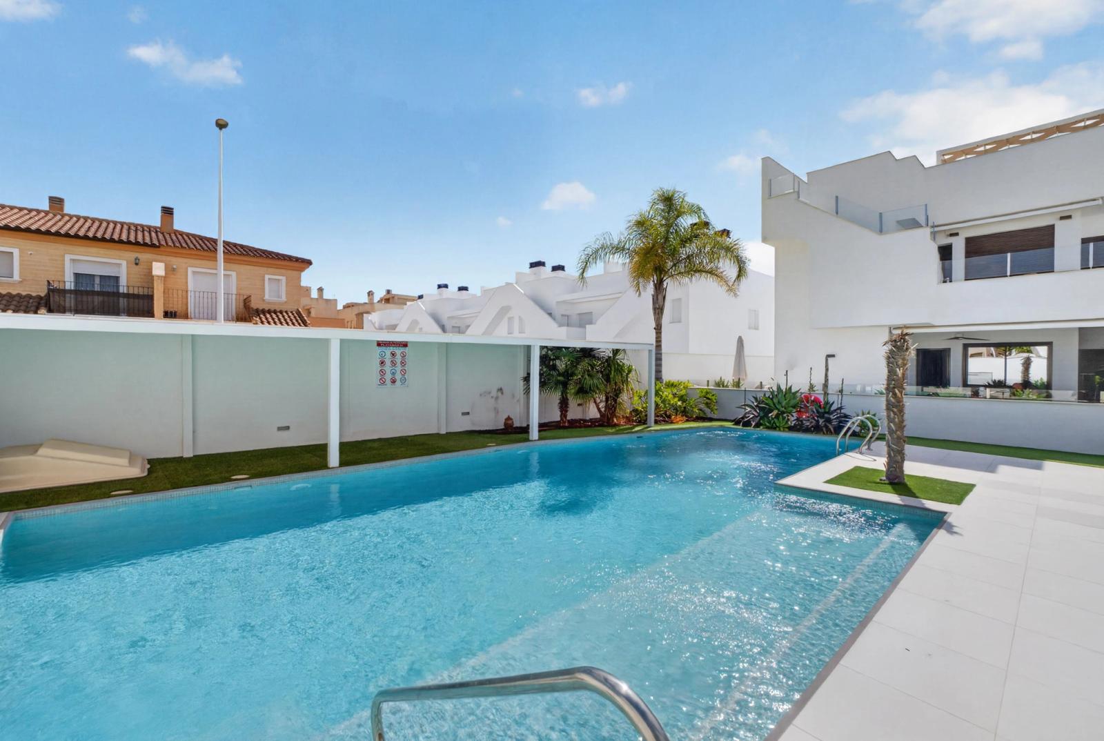 Elegant penthouse met royaal dakterras en buitenkeuken — foto 16