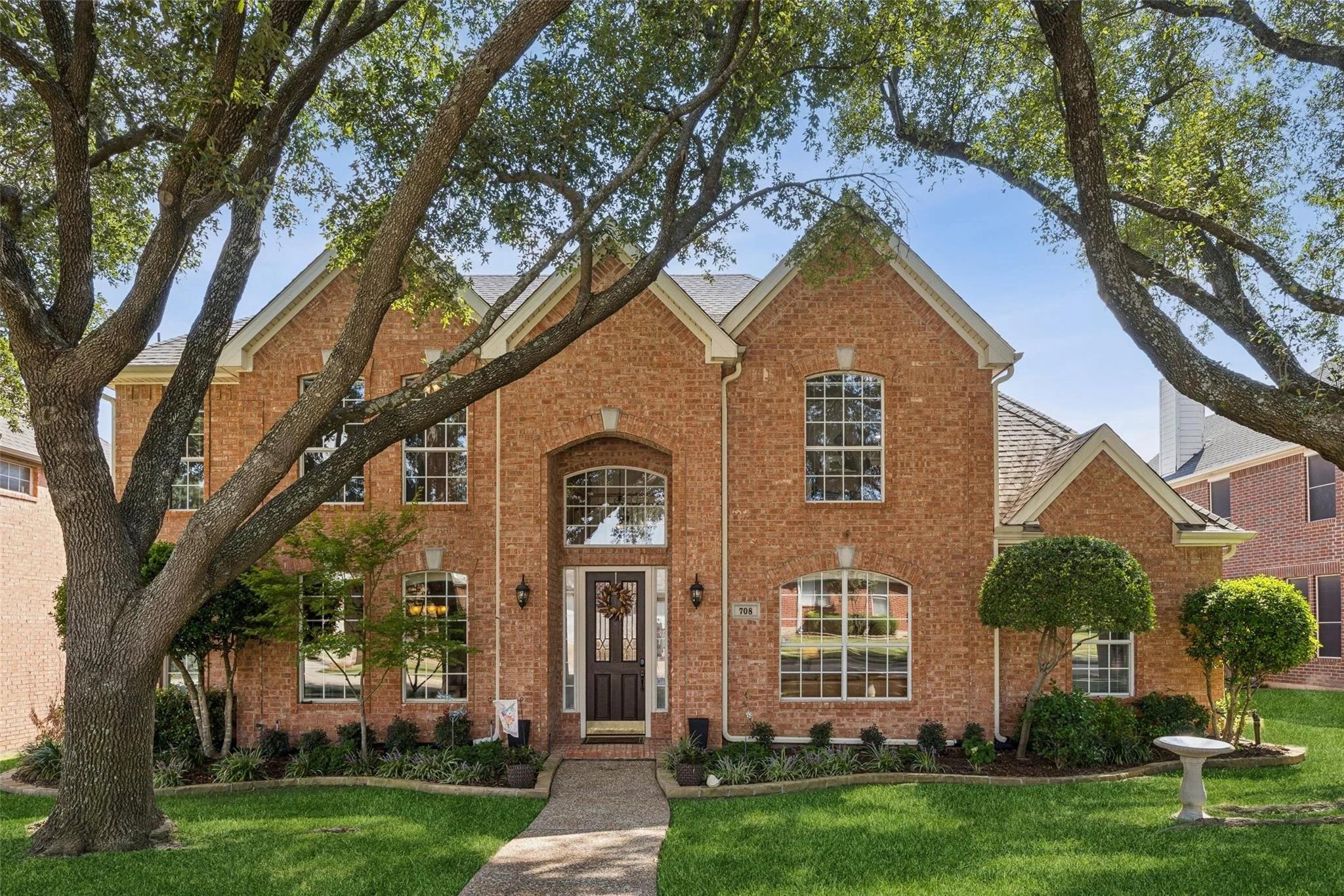 Mid-Market ($400K–$750K): 0-2%