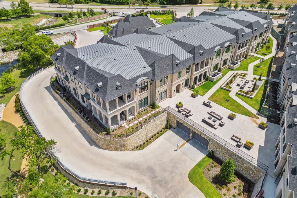 Sur Le Lac neighborhood in Plano, TX