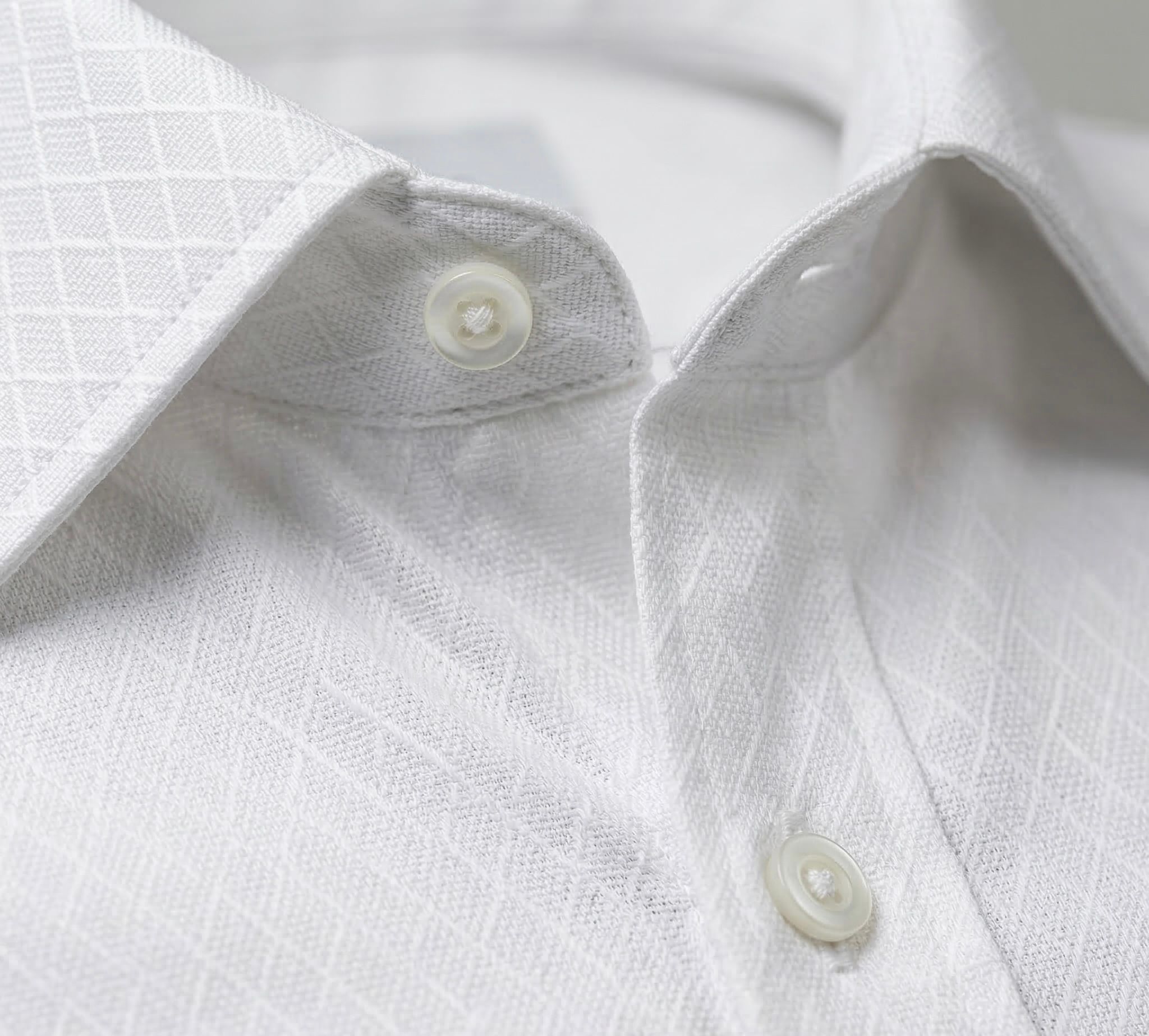 Белая рубашка с принтом  - миниатюра 3