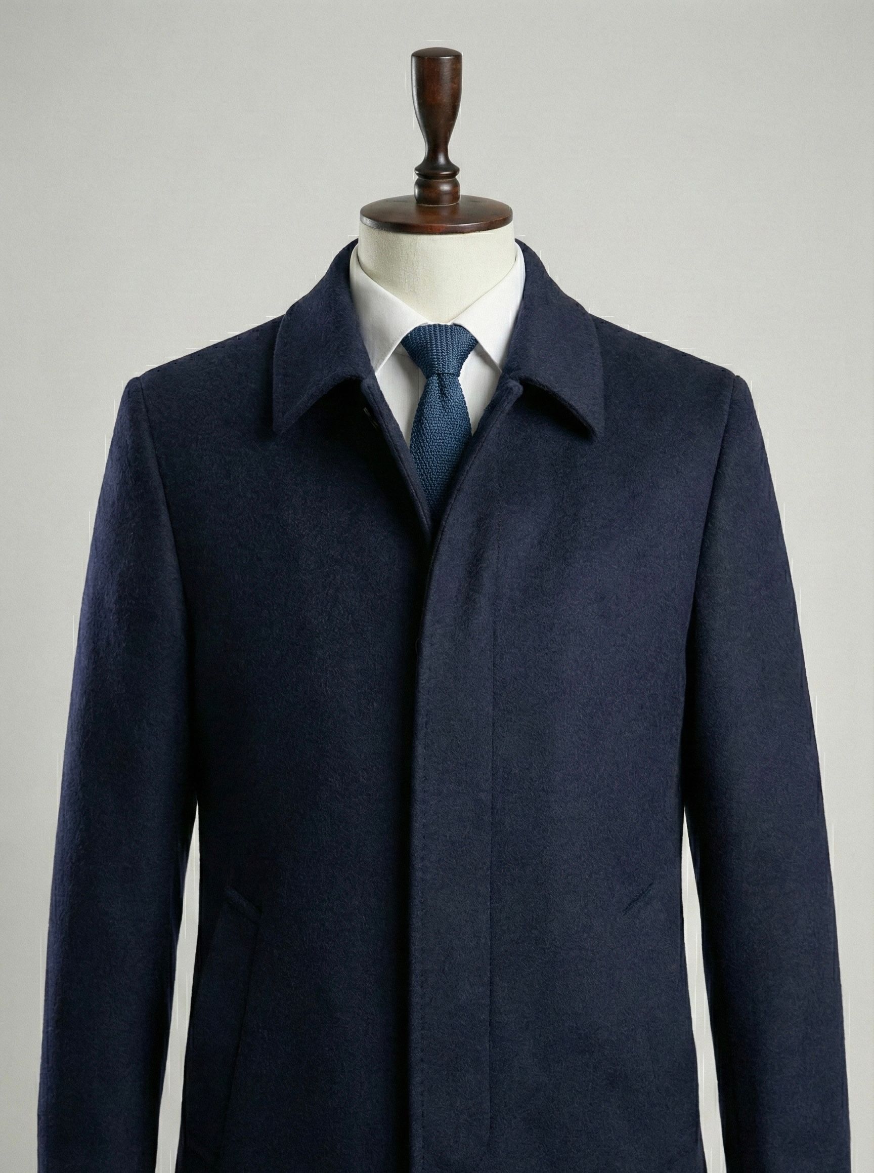 Темно-синее пальто - миниатюра 2