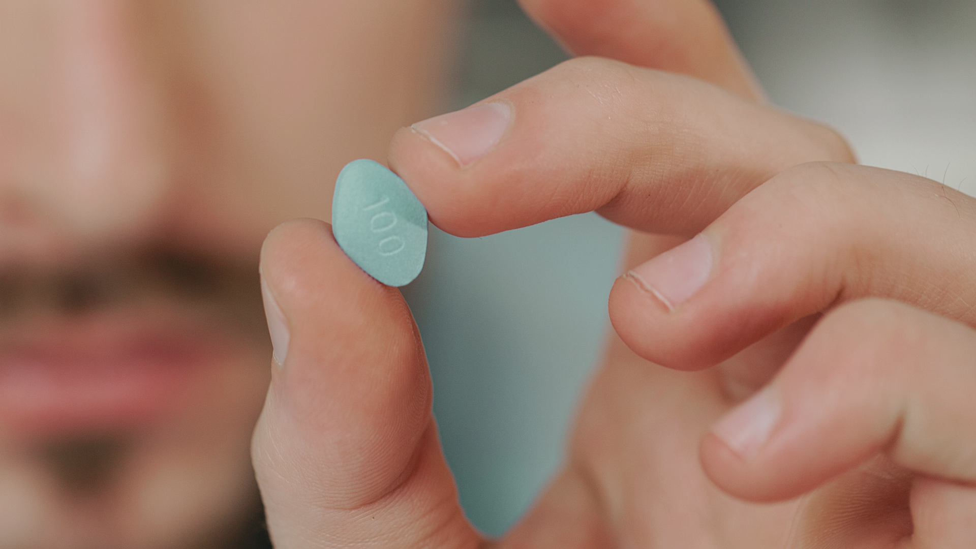 Guide visuel sur comment prendre sildenafil 100 mg correctement avec verre d'eau une heure avant l'activité sexuelle