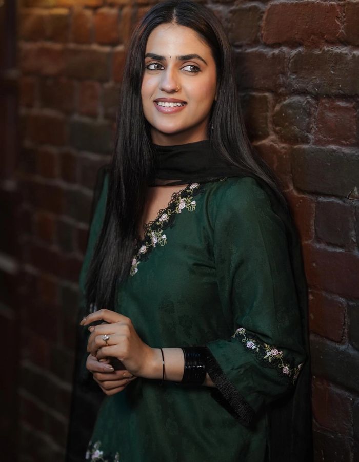 Pranjal Dahiya in Green Pashmina Suit