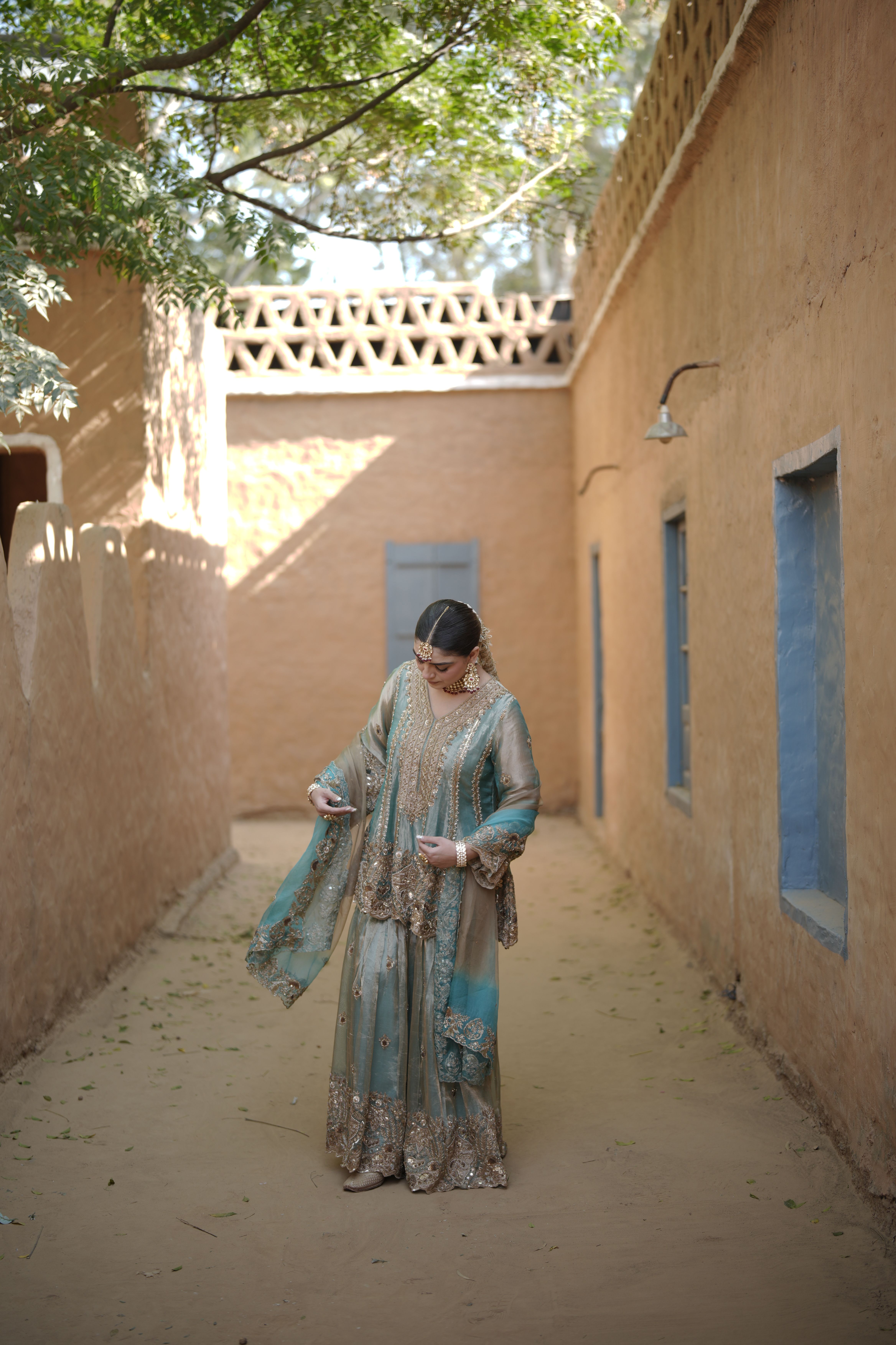 Firozi Gharara