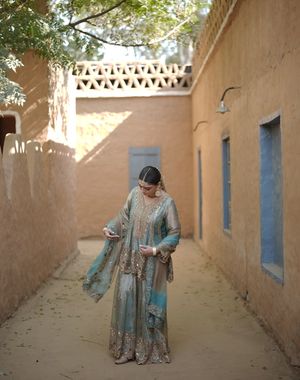 Firozi Gharara