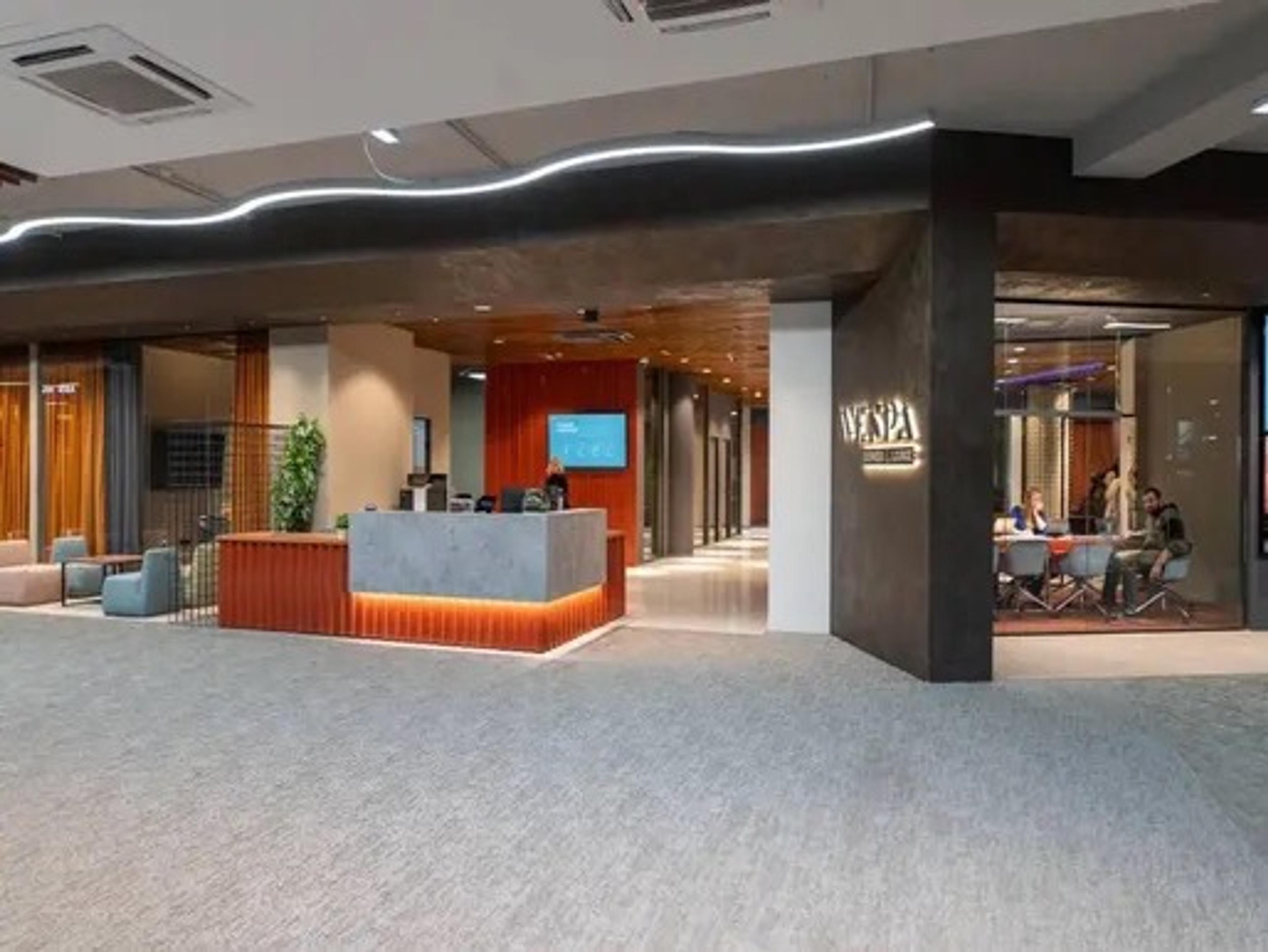 Recepcija i lounge coworking prostora Wespa Spaces