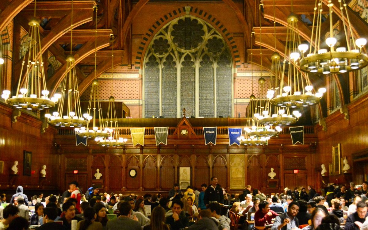 Harvard's freshman dining hall, Annenberg, crowded with students