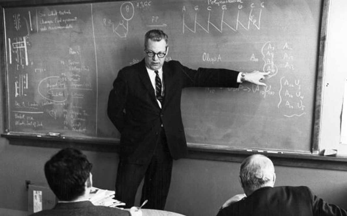 Professor Paul Doty lectures in Harvard’s Conant Laboratory in the 1960s. Courtesy of Harvard Library.