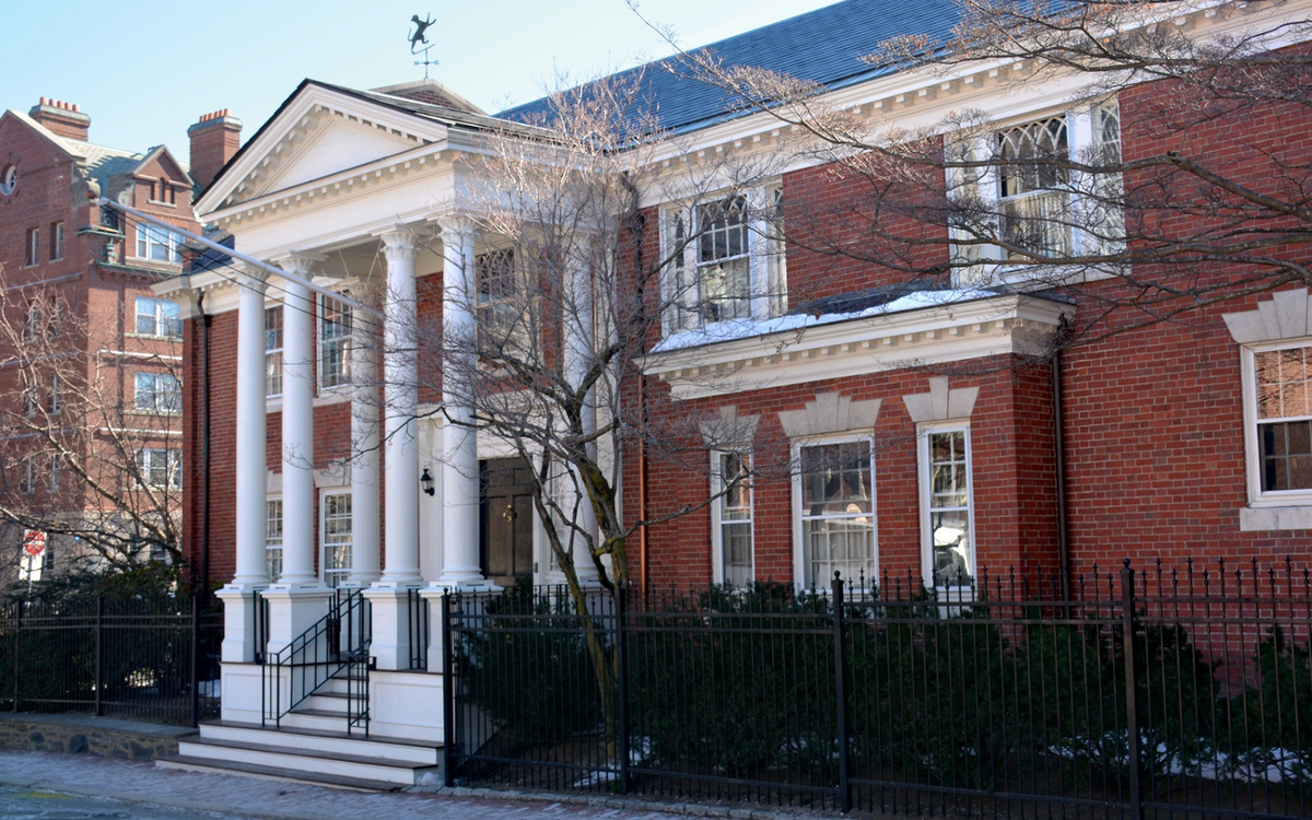 The Clubhouse of the Fly, an unrecognized student organization at Harvard (The Crimson)