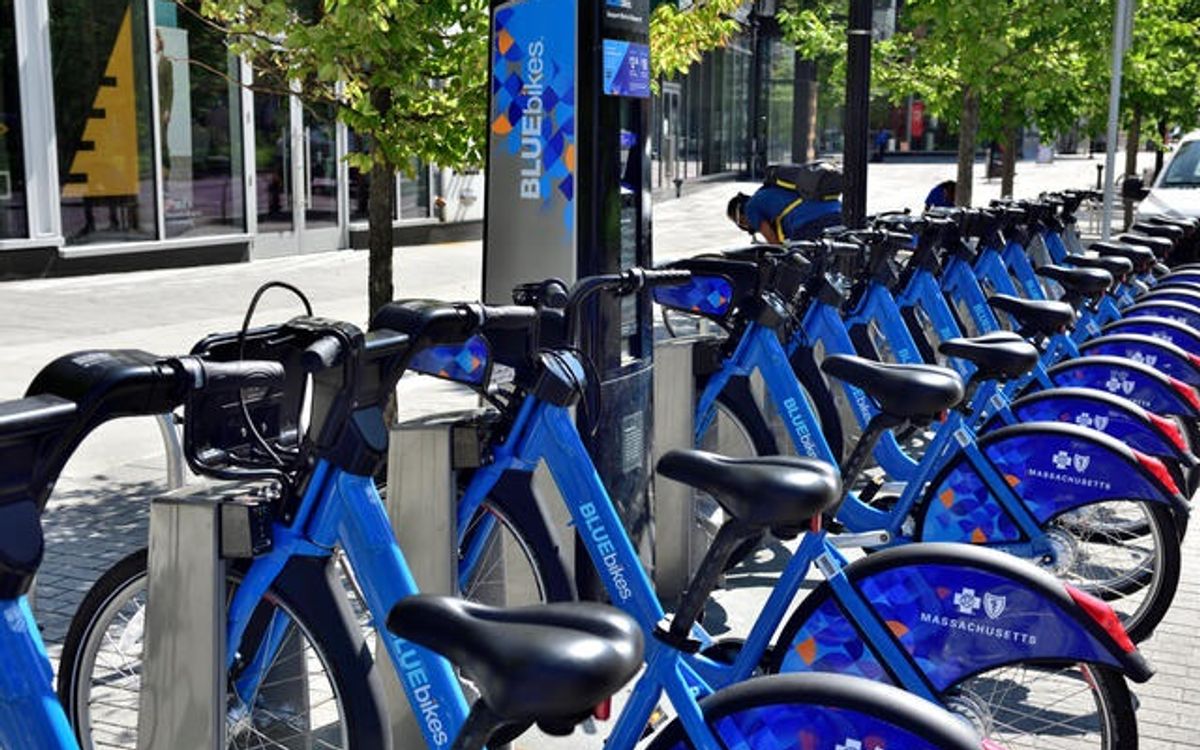 Blue Cross regala $15 de crédito Bluebikes este fin de semana