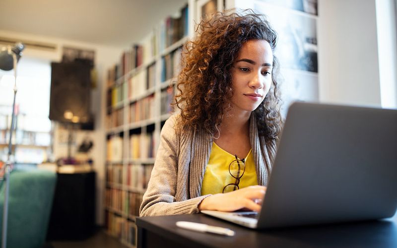 IA Generativa e Ensino Superior: Uma Nova Fronteira Ética e Pedagógica