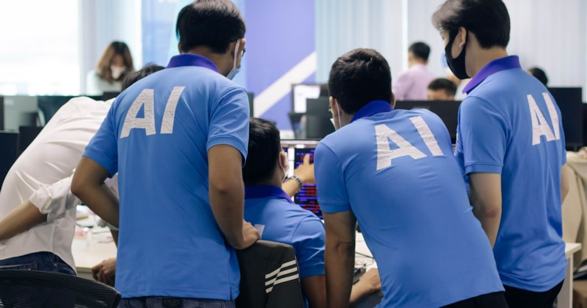 การเติบโตของทีมไฮบริด AI-Human: เปลี่ยนแปลงการพัฒนาซอฟต์แวร์ในปี 2026