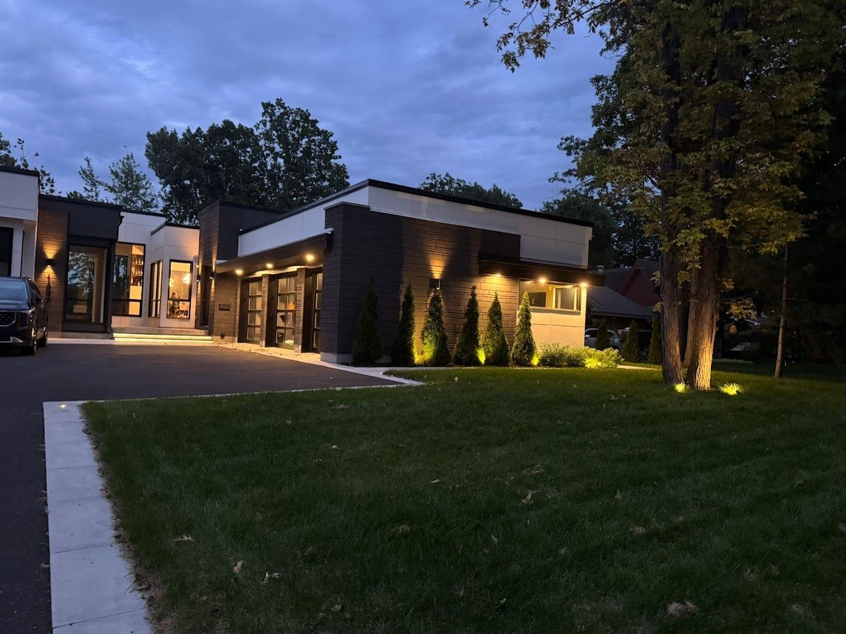 Aménagement paysager avec éclairage