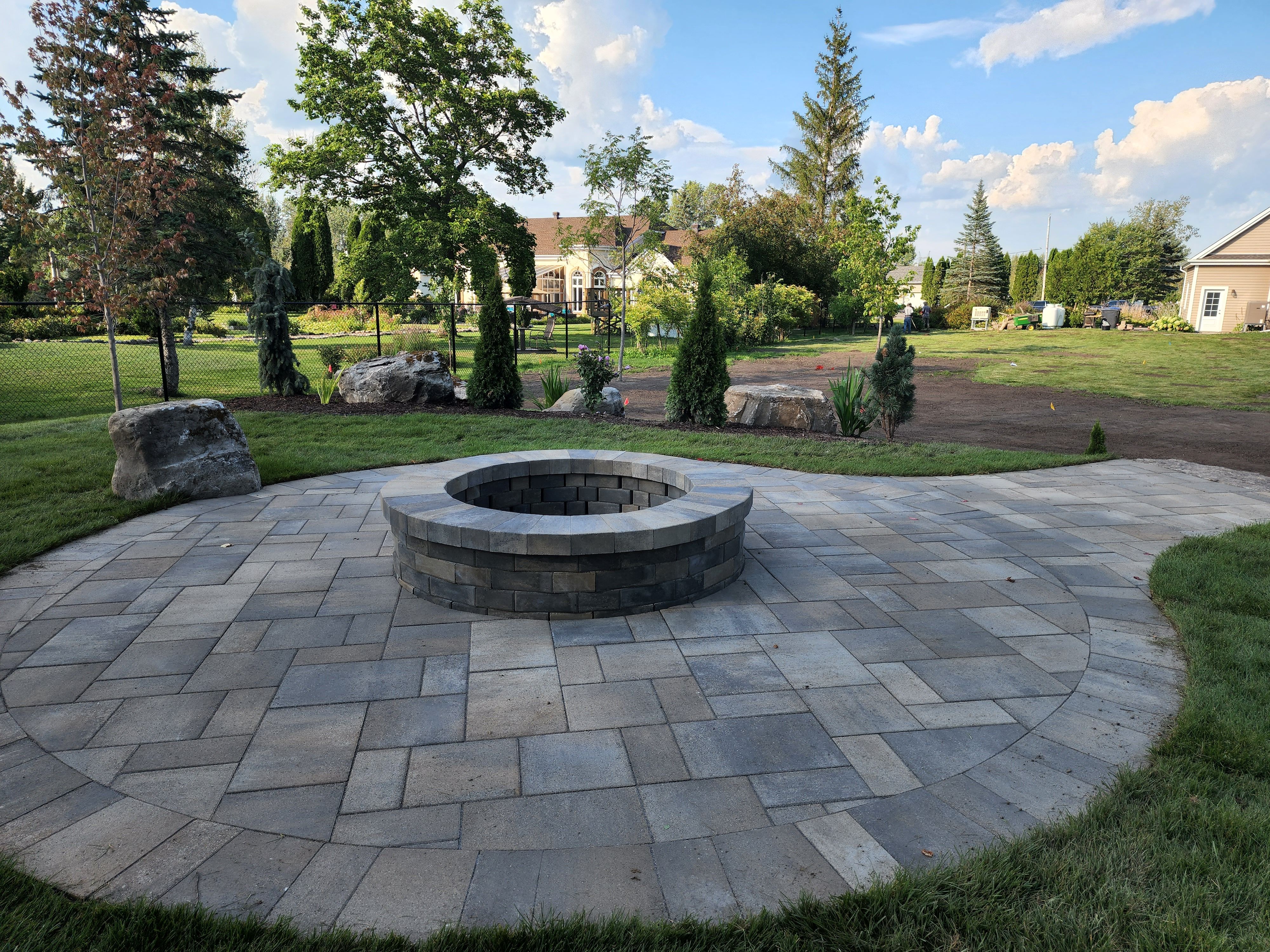 Setting up an outdoor fireplace