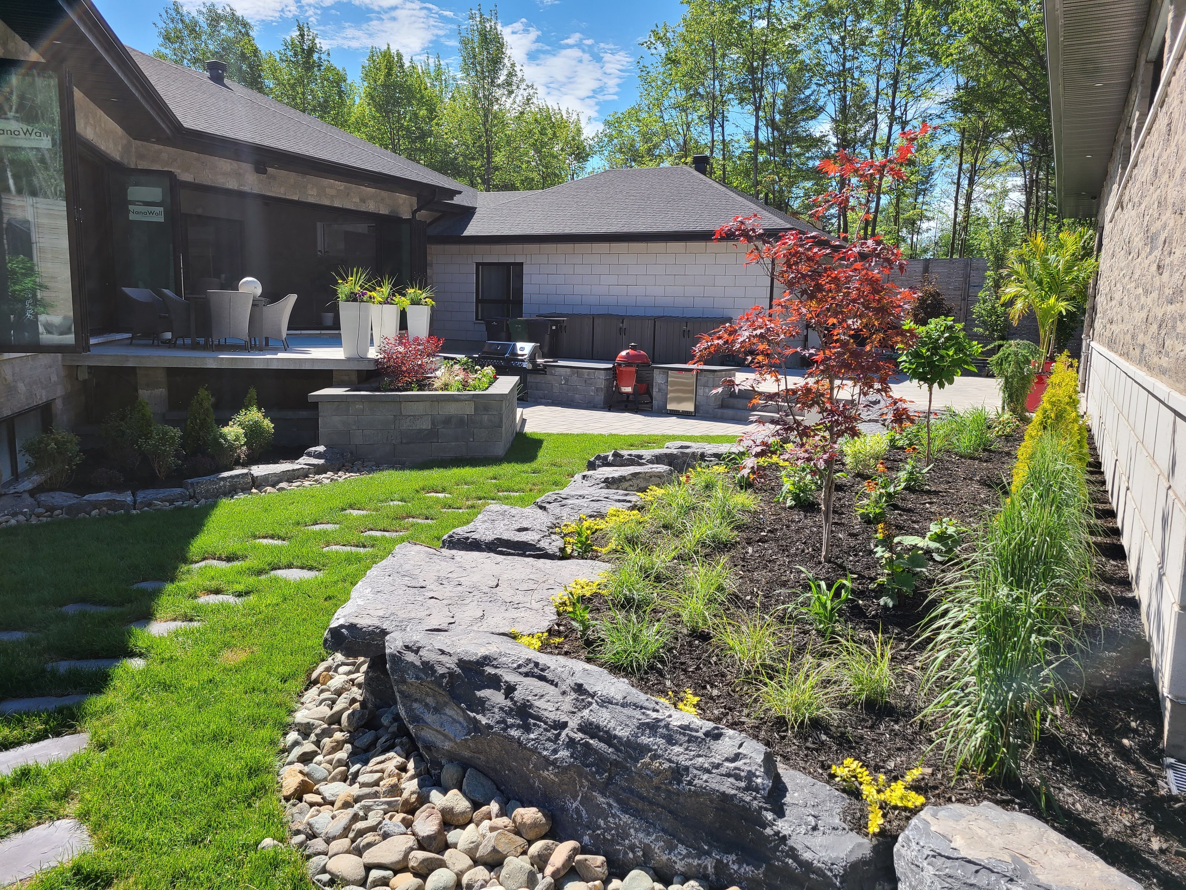 plantation de végétaux, d'arbustes et de tourbe