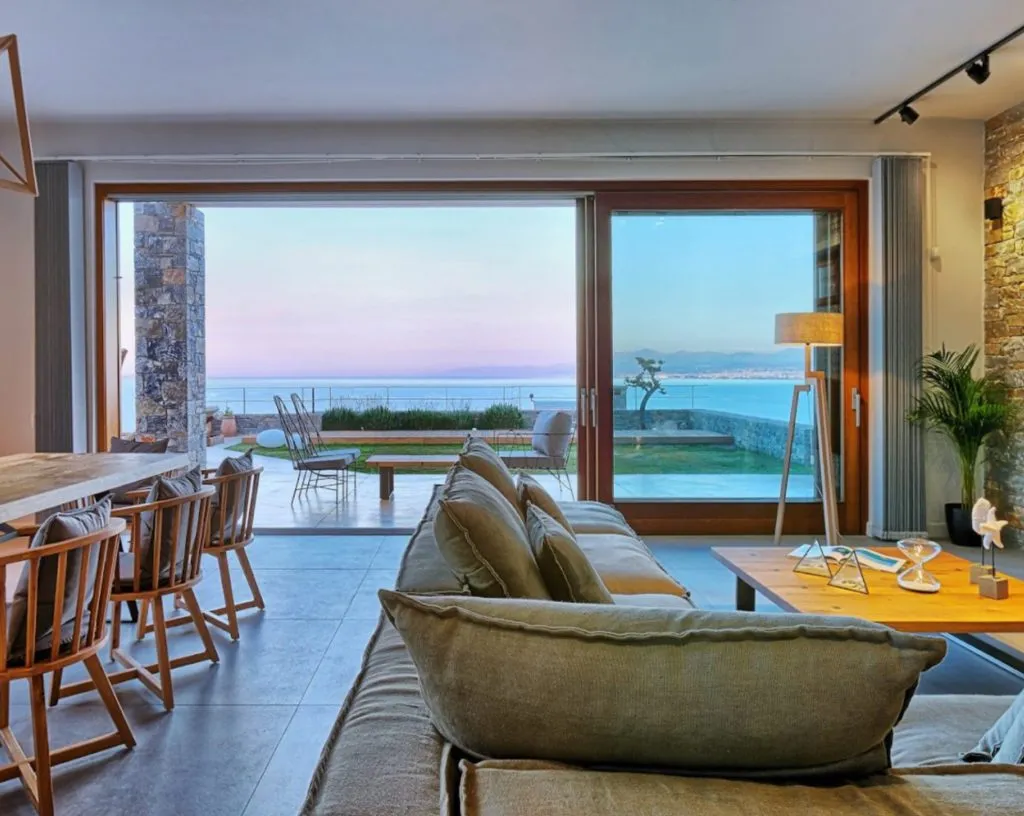 Coastal Interior Design: Modern Ideas for a Stylish Home | Margarita Bravo