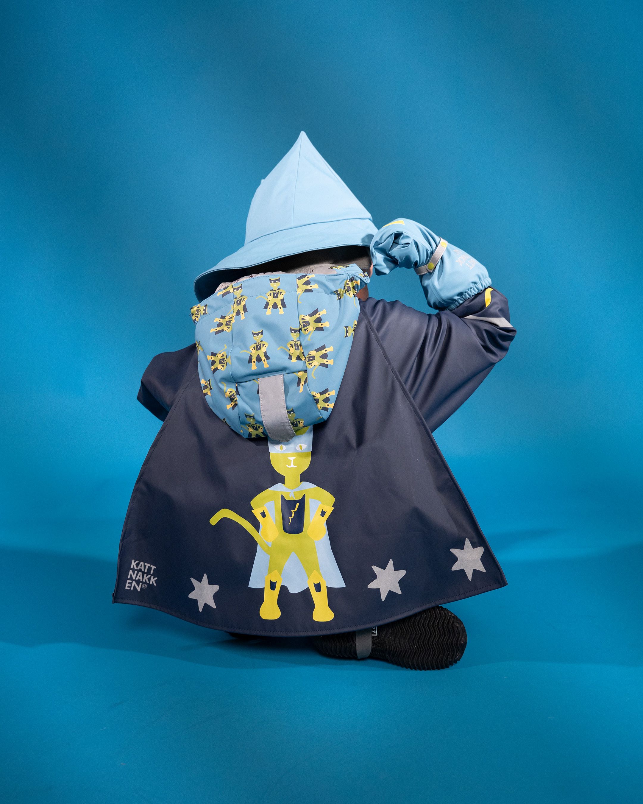 4-5  1218 Vinterregndress Slaps Superhelt Superblå-1.jpg