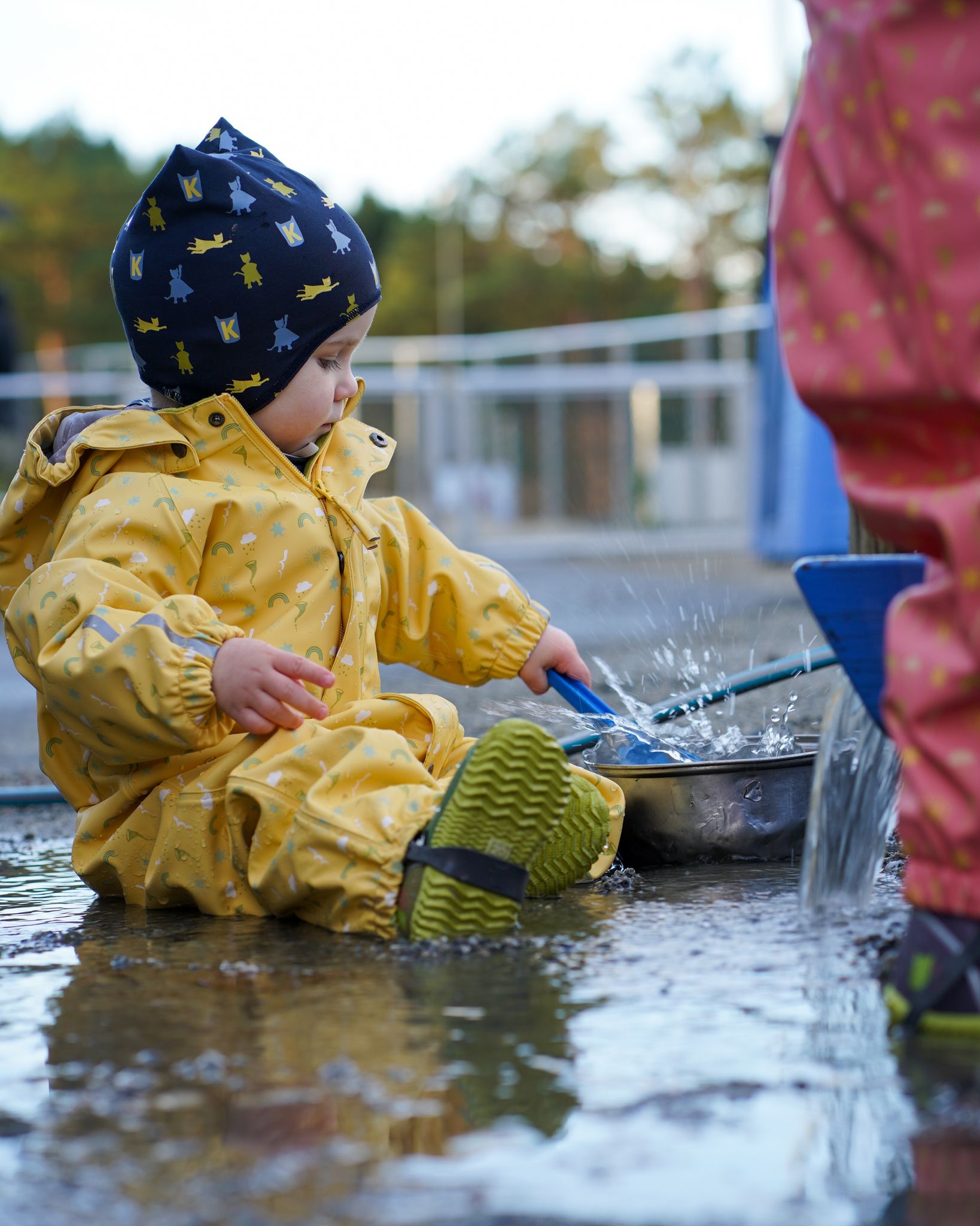 Fornøyd og heilt tørr i regnet! Her er ingen gliper der vatn kan trenge inn.