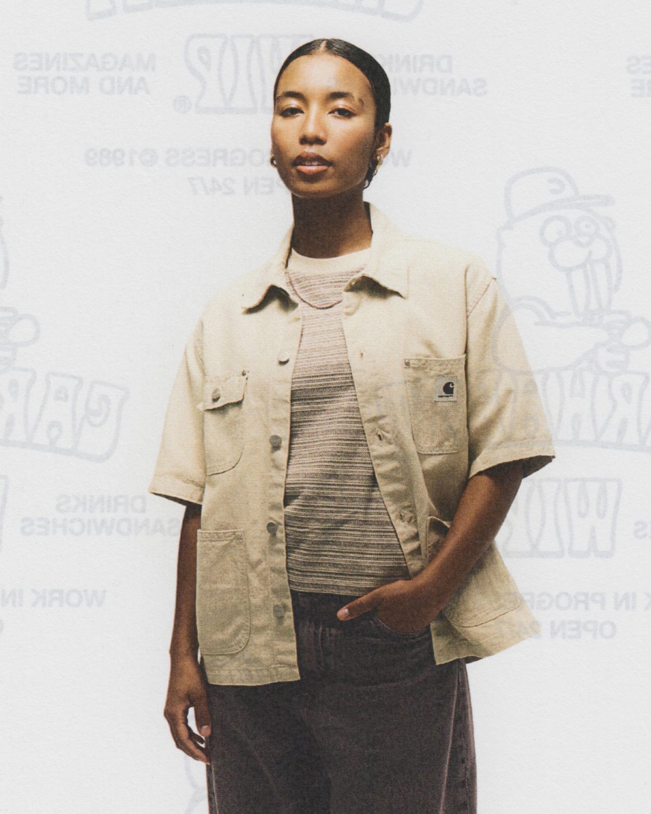 Mode wearing a Women’s Short Sleeve Michigan in Natural