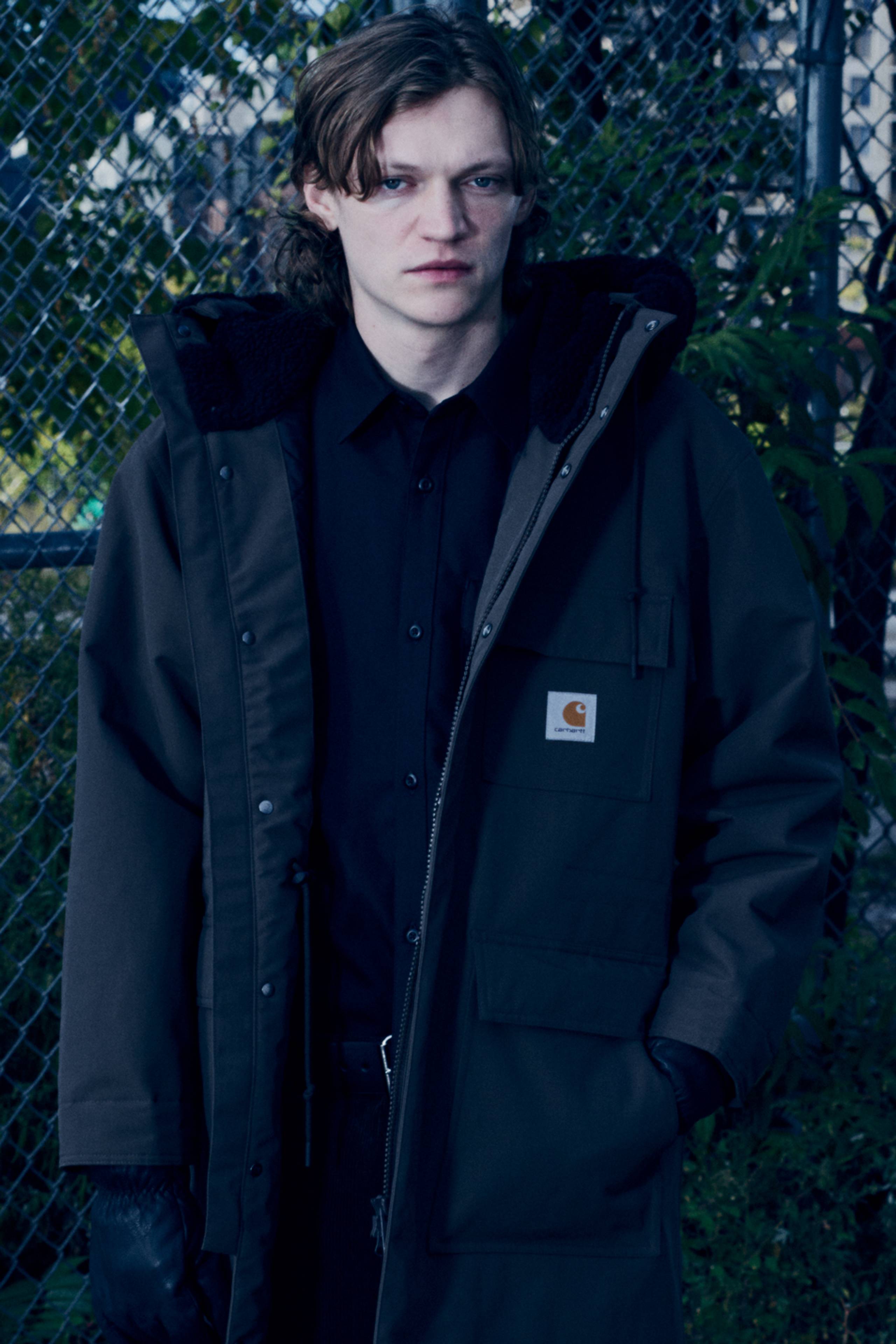 Model wearing a Siberia Parka in Black