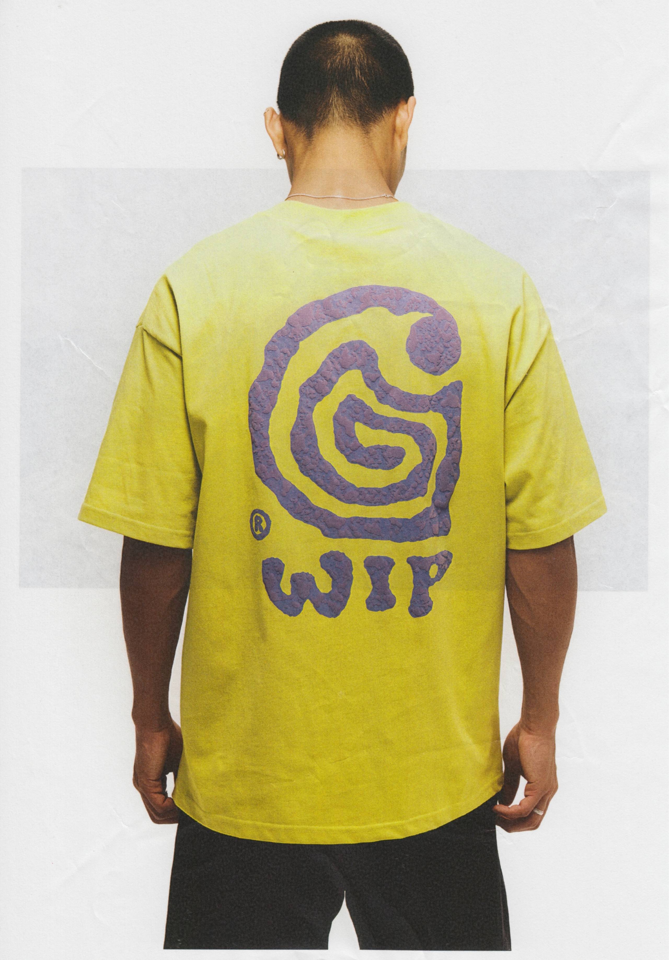 Model wearing a Carhartt WIP Helix T-Shirt in Fandoghi
