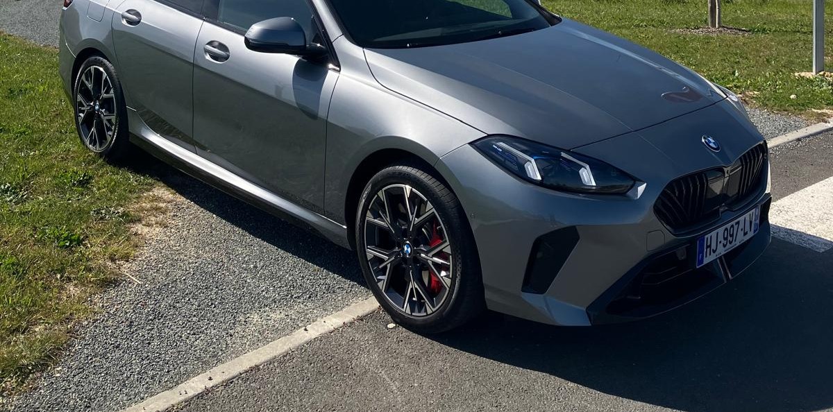 BMW M220i