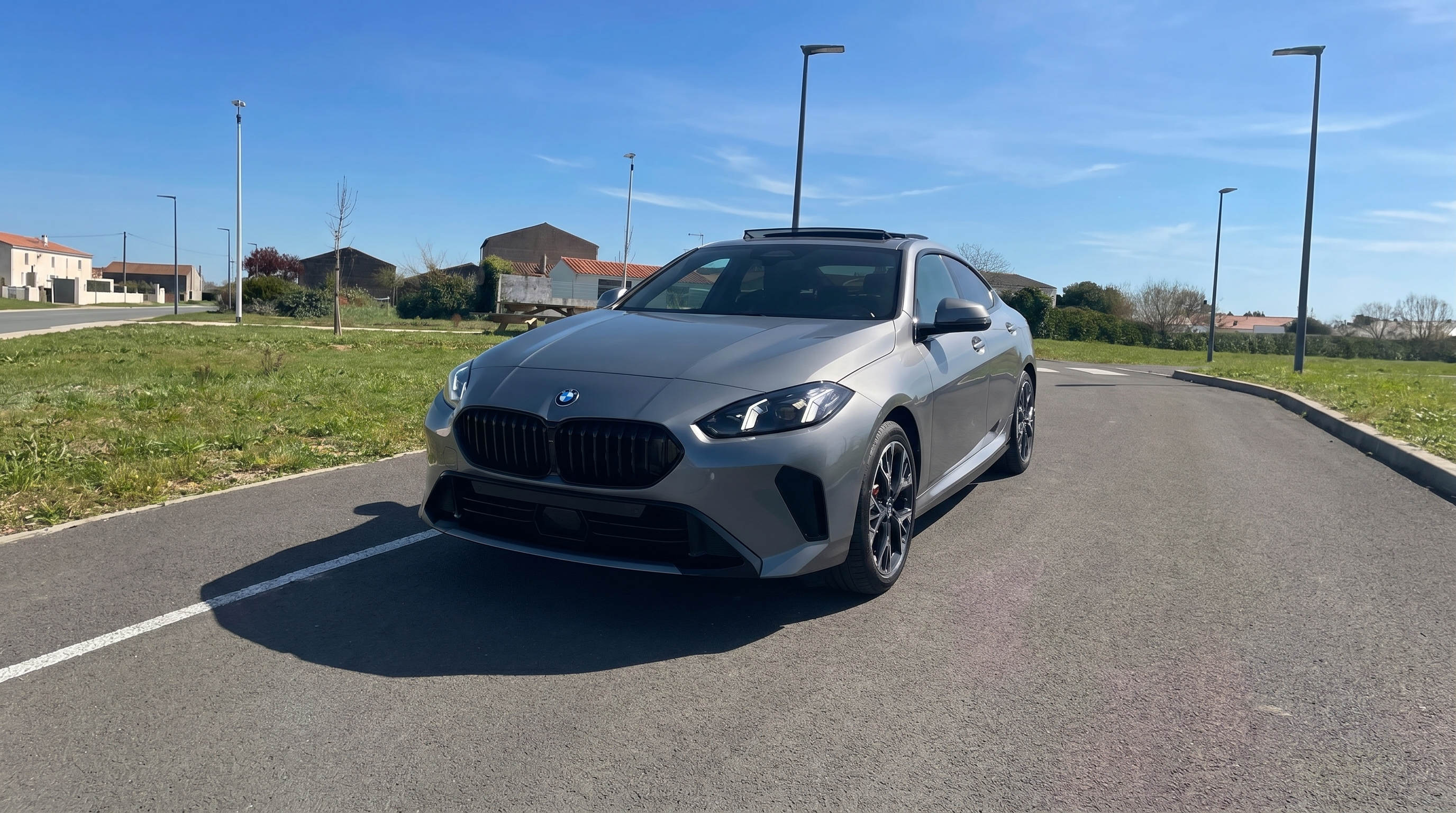 M220i