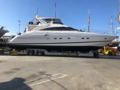 Princess yacht V65
