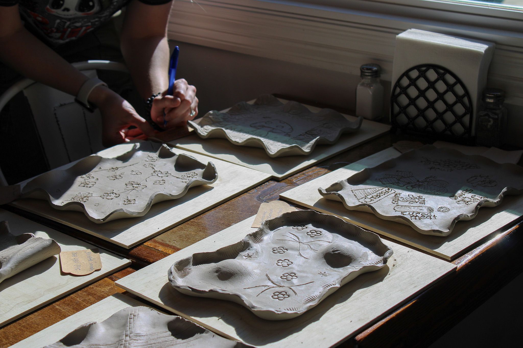 Charcuterie boards forms from clay slabs 