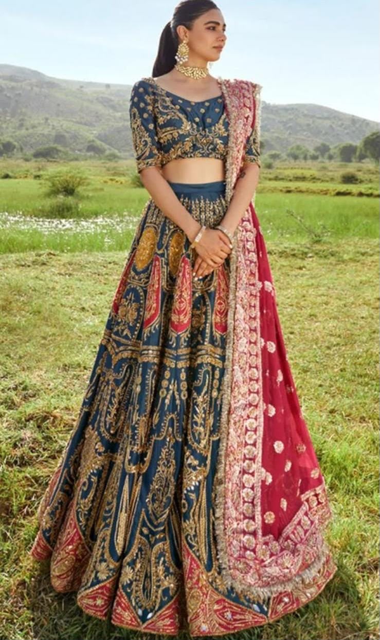 Ahmad sultan mourni haseen dress
