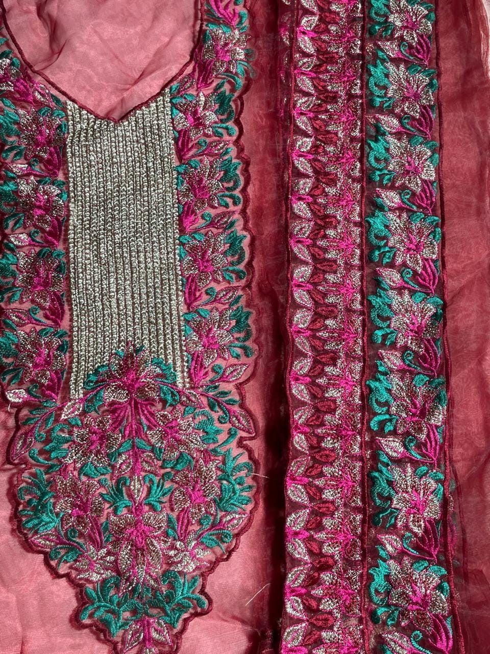 Crimson neckline and 2.5 yard patch set