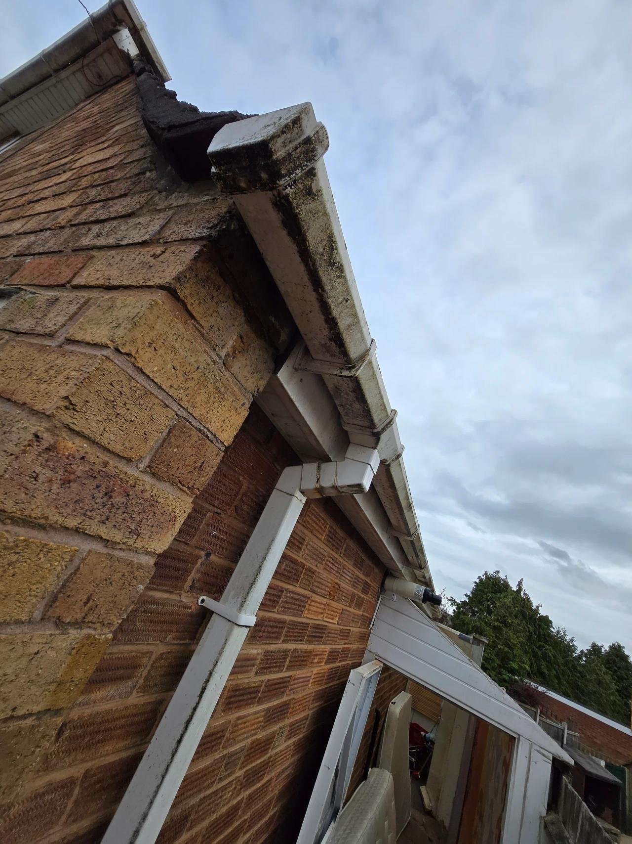 Fascia and soffit cleaning in Kidderminster