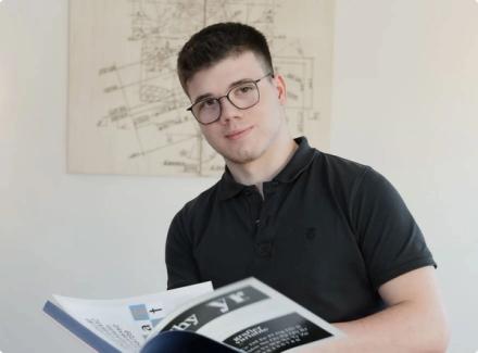 Portrait of Arthur Debruille, Creative Developer at Bihua