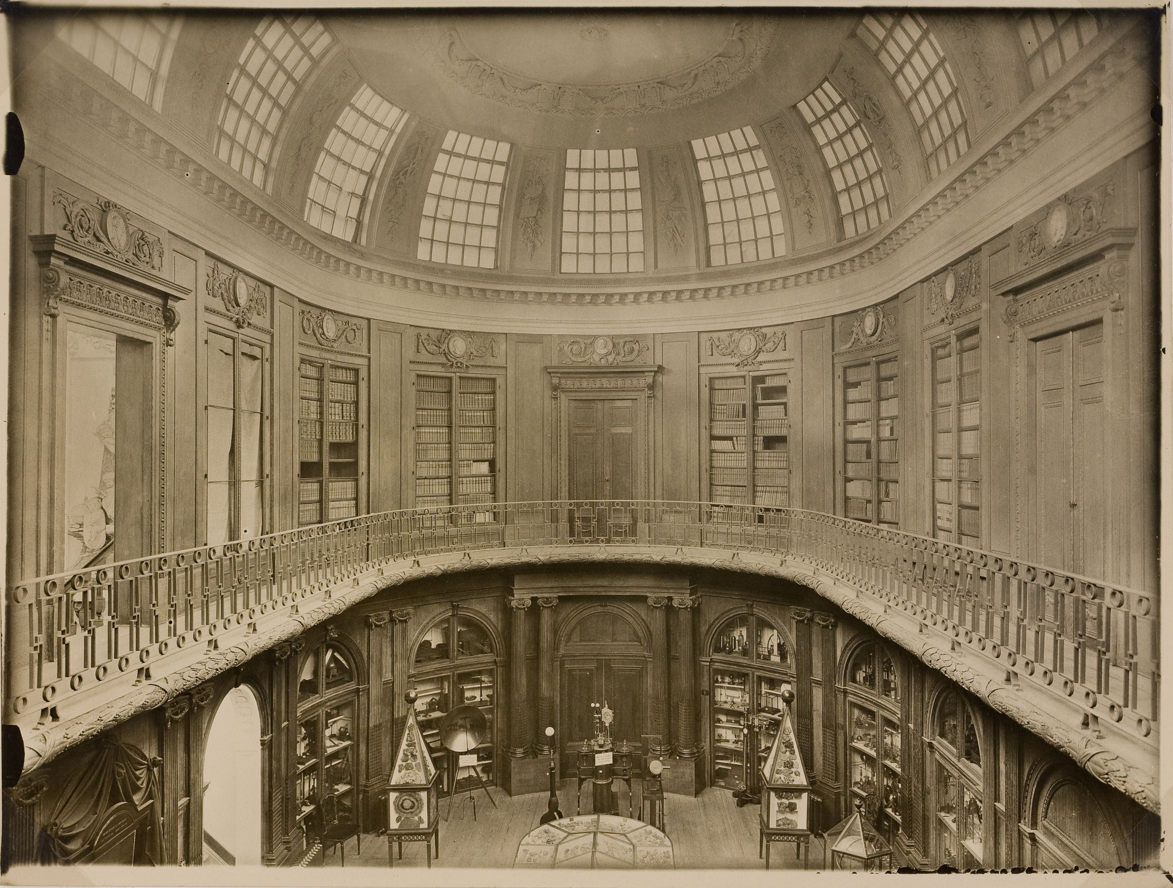 Archieffoto Ovale Zaal, datering onbekend. 