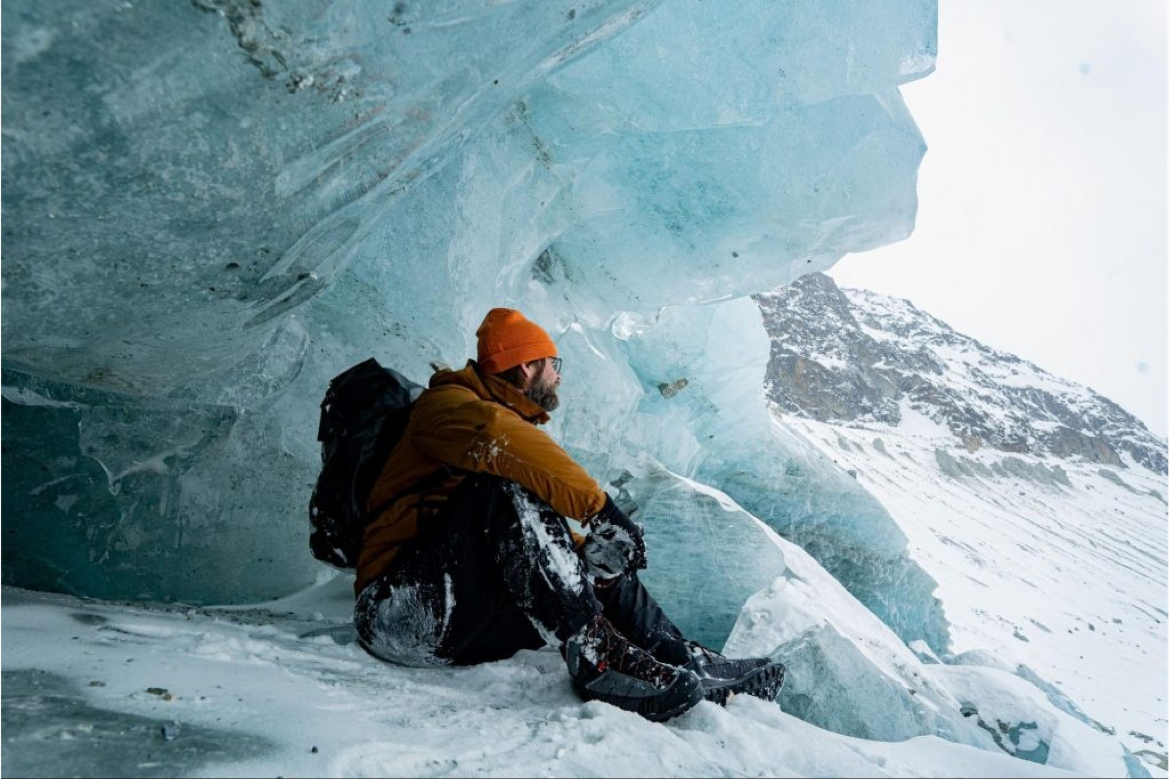 Jakob Kudsk Steensen op de Arolla gletsjer.