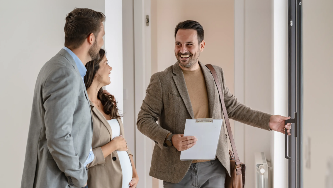 How to start a real estate brokerage guide real estate agent opening door for seller clients