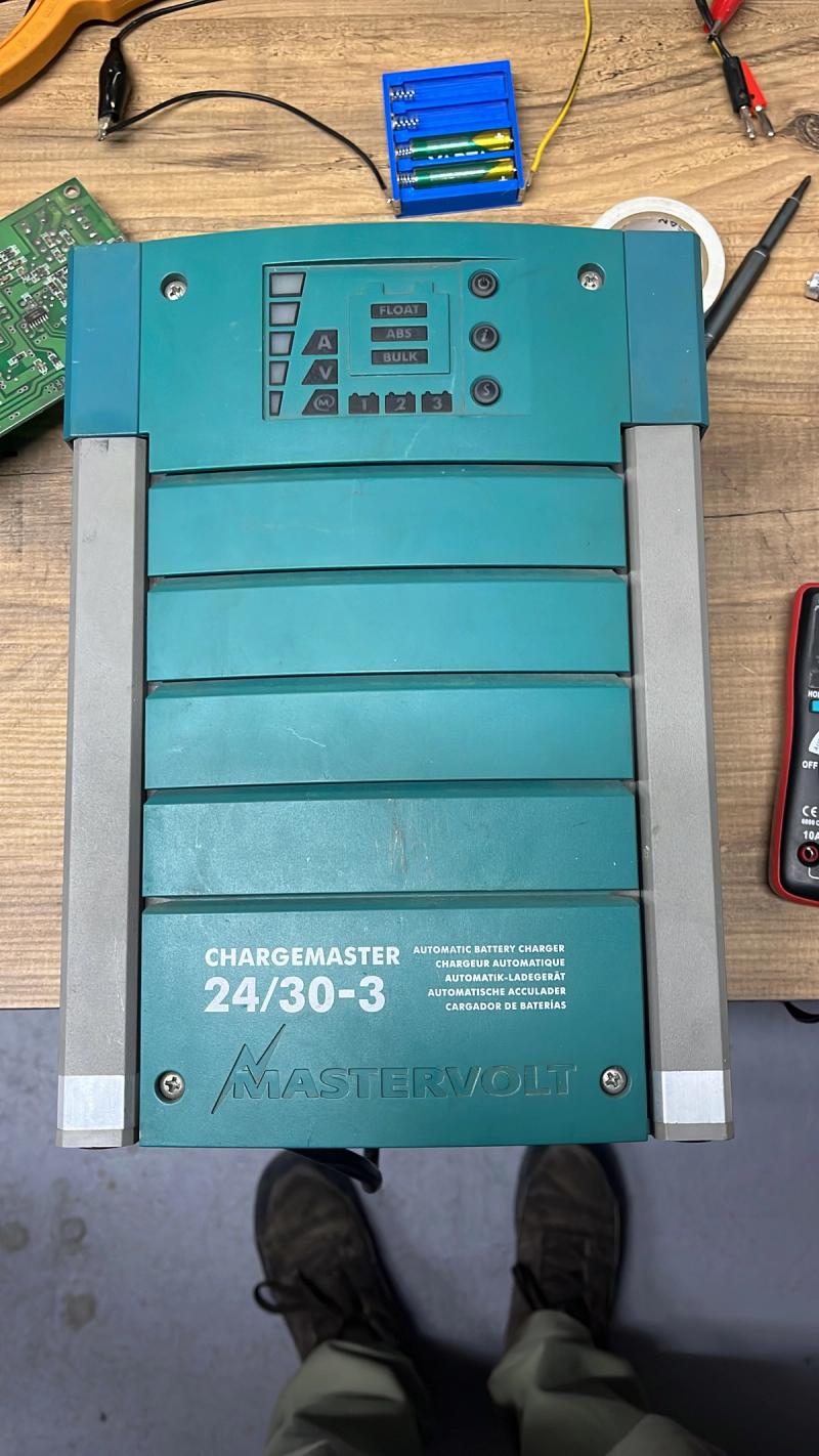 Mastervolt ChargeMaster 24/30-3 Akü Şarj Cihazı Tamiri | Brusa Elektronik ve Otomasyon - TAMİR ÖNCESİ