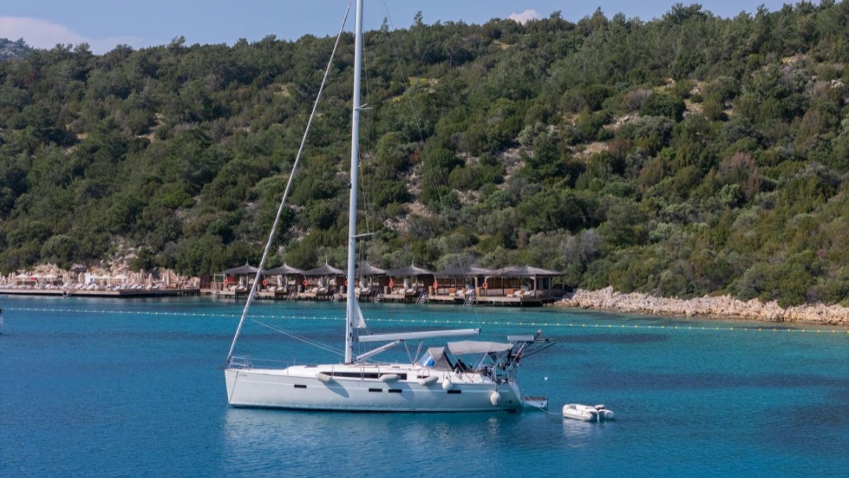 Sailboat on Scenic Bodrum Coastline in Türkiye