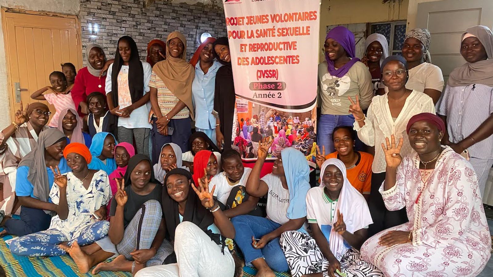 Cercle de sororité réunissant des adolescentes et de jeunes femmes à Yoff, projet JVSSR