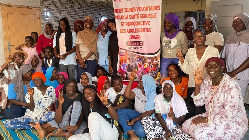 Cercle de sororité réunissant des adolescentes et de jeunes femmes à Yoff, projet JVSSR