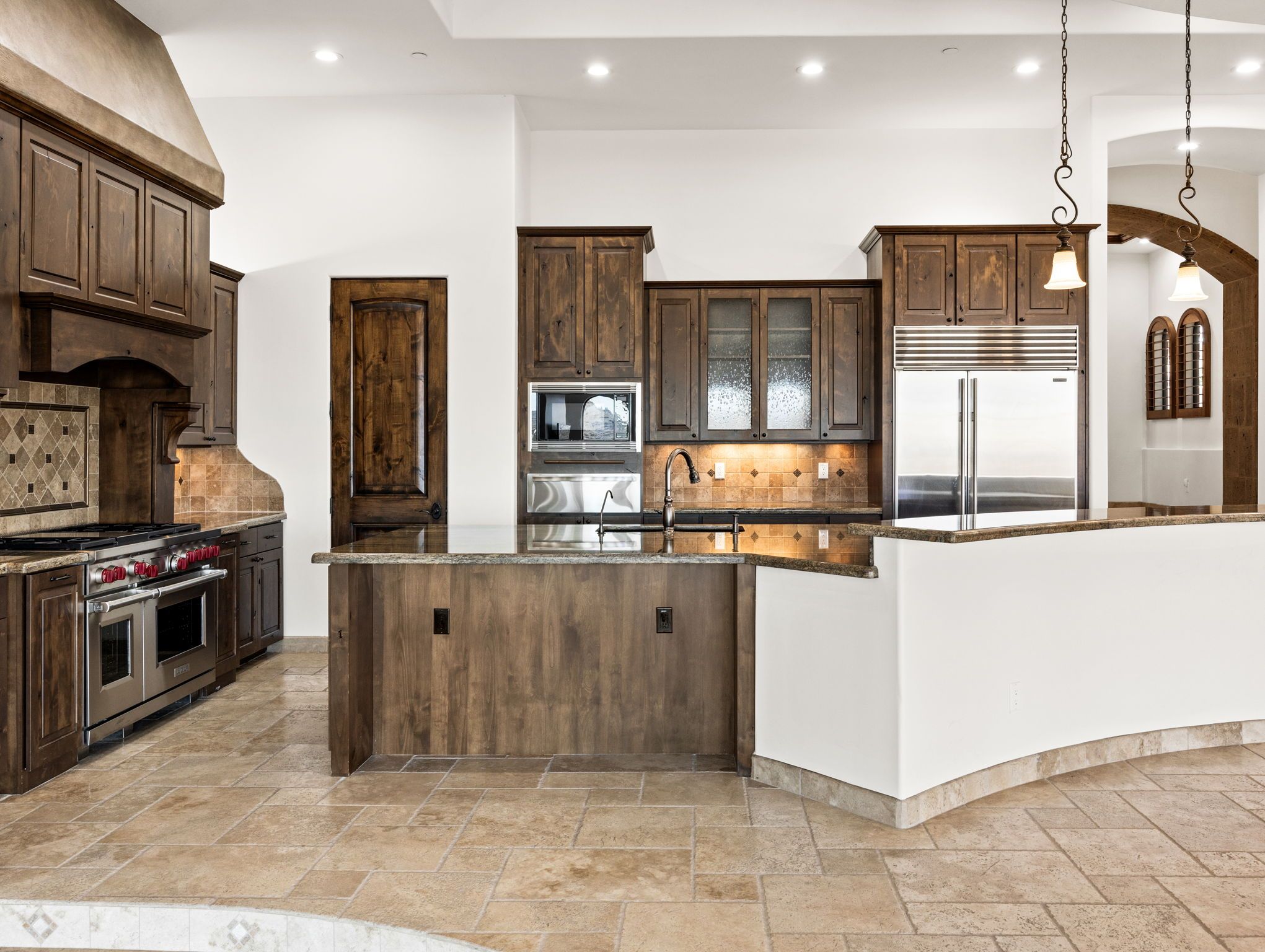 Luxury Home in Fountain Hills FireRock Country Club. The kitchen.