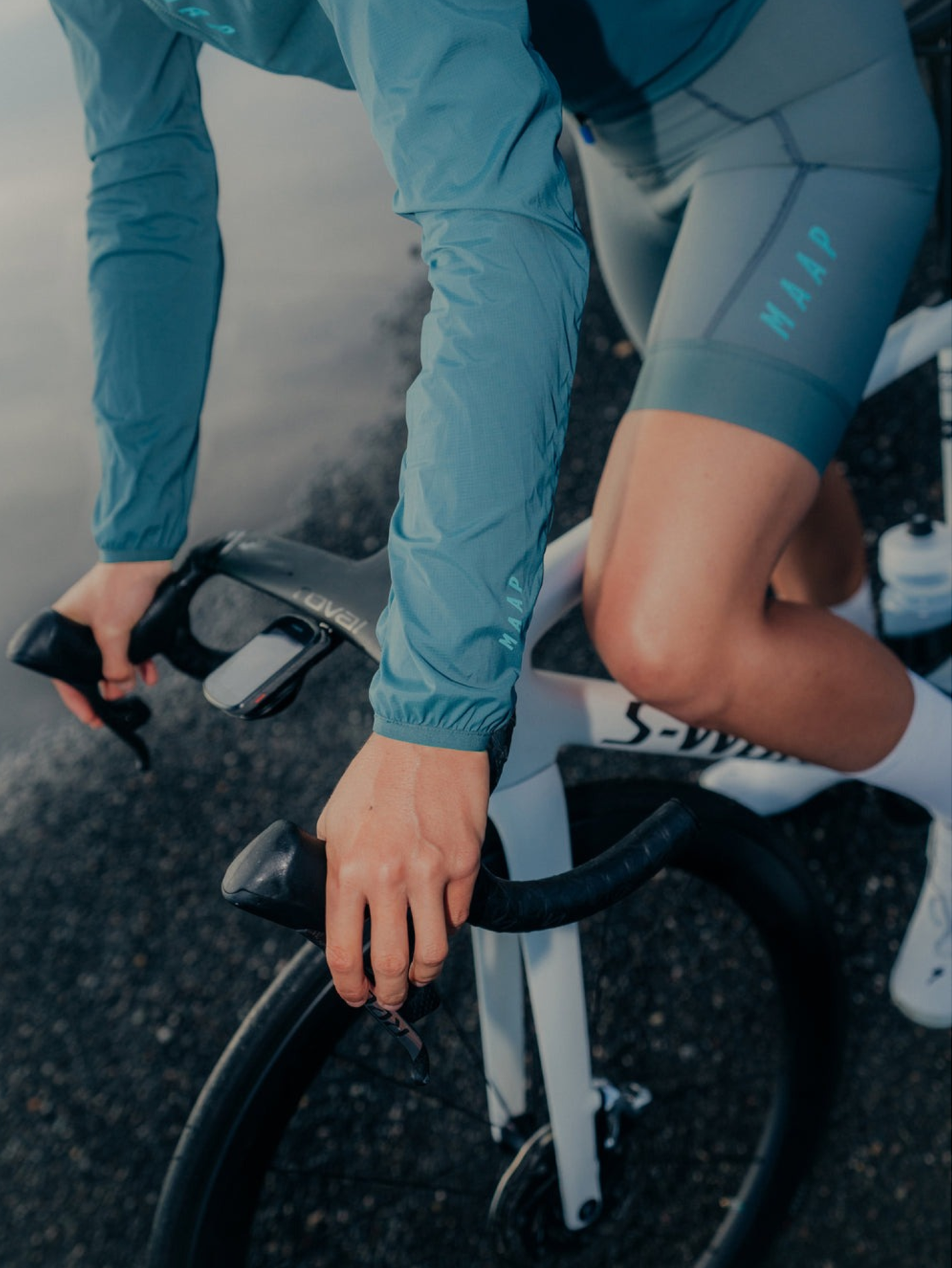 Windproof cycling jacket