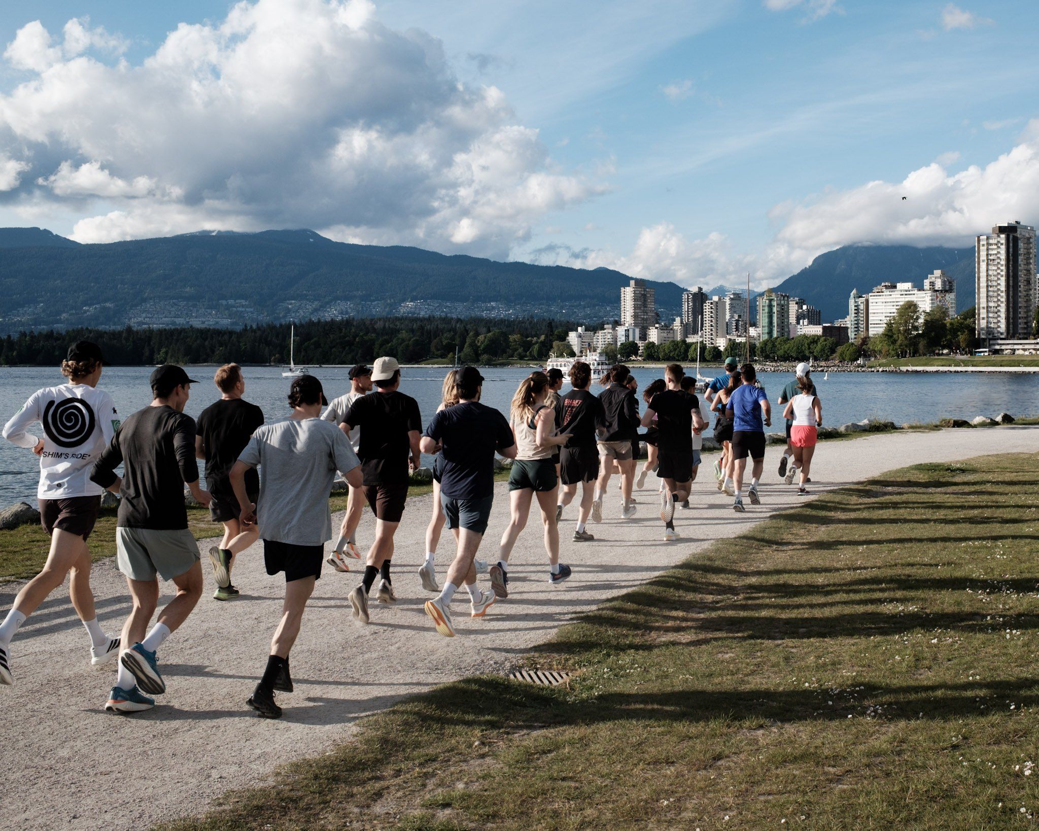 Enroute run club group run on the Vancouver seawall