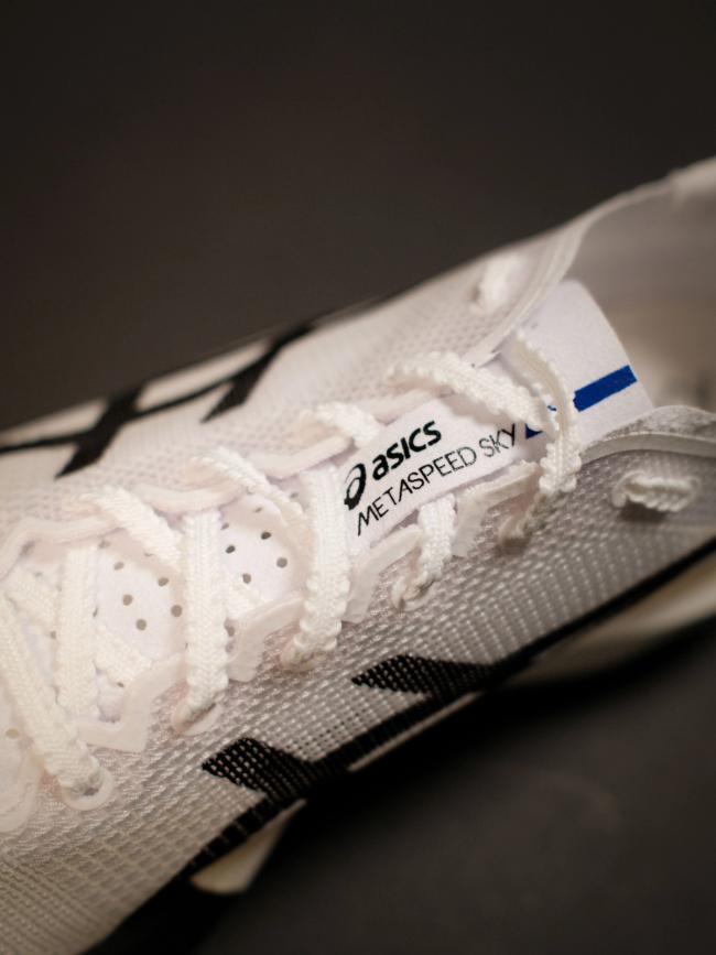 Asics METASPEED SKY Tokyo lacing system