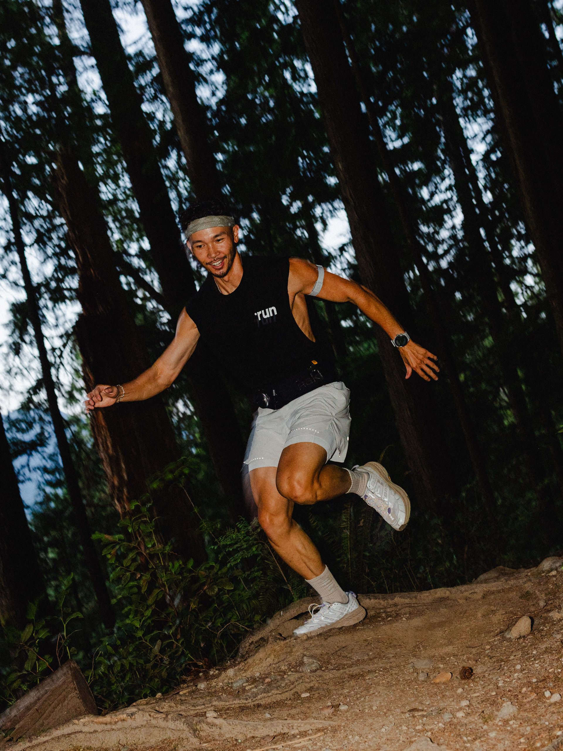Individual trail running in Hoka x Unna Speedgoat 2